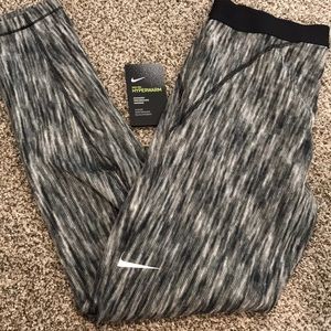 Women’s Nike Leggings Size Large